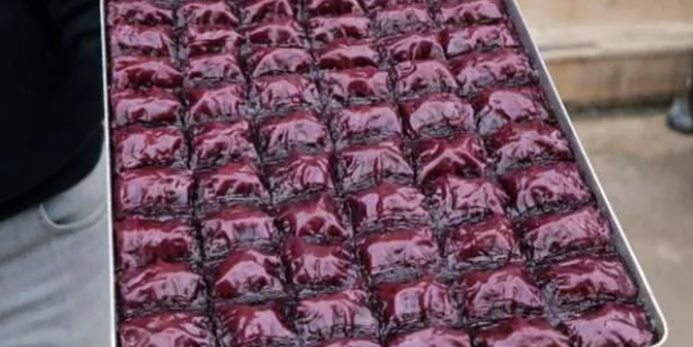Mor baklava üretti, siparişlere yetişemiyor