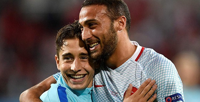 Mor: Tek kelimeyle saçmalık