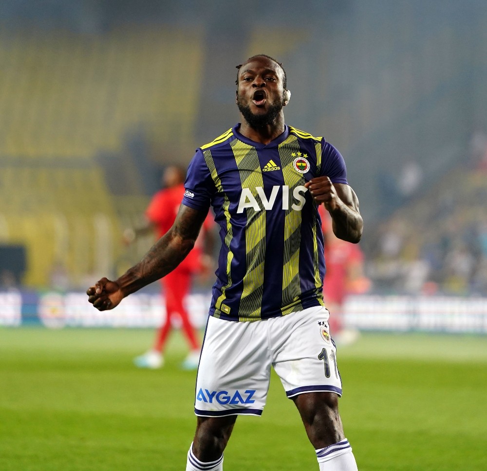 Moses ‘pamuk’ ile sahada 