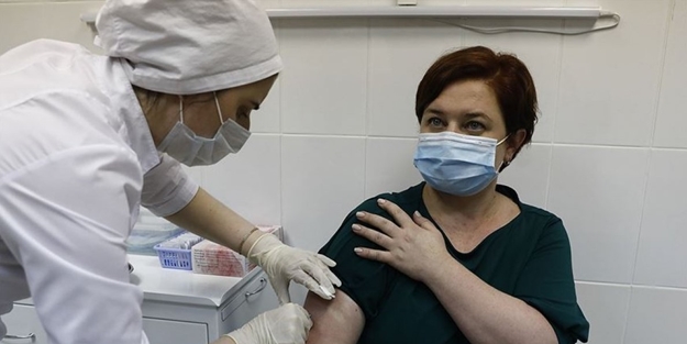 Moskova'da ilk karar! Aşı olanlar muaf, olmayanlar değil