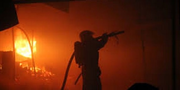 Moskova'da yangın, 3 bin kişi...