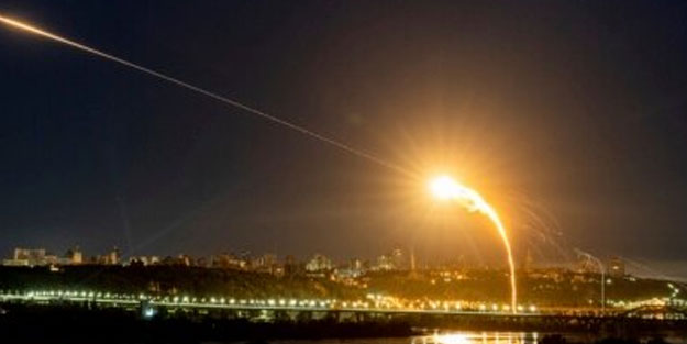 Moskova’ya silahlı İHA’larla saldırı