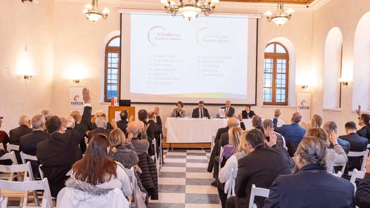 MOSSAD ile bağlantıları olduğunu söylemişti! Perinçek haklı çıktı! Genel Kurul toplantısını Sinegog’ta yaptılar