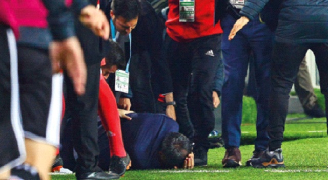 Mosturoğlu: Maç devam etmeliydi