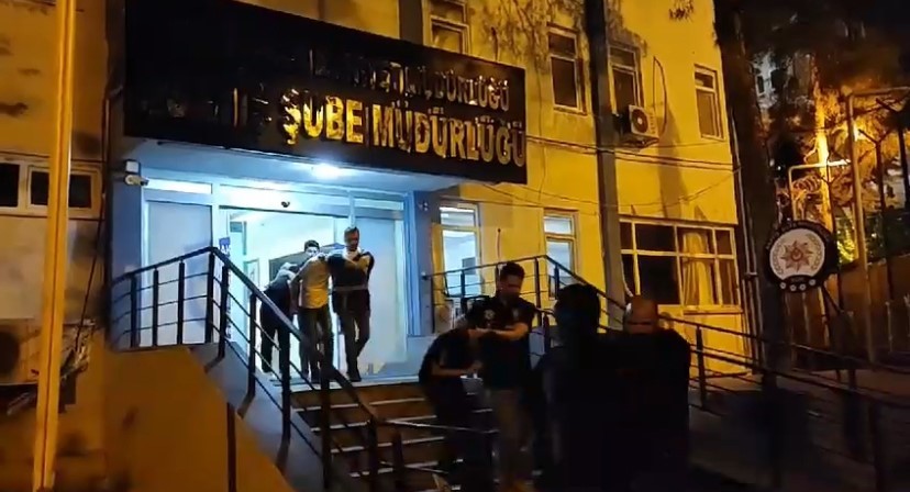 Motokuryeleri hedef alan çeteye "rölanti" operasyonu! Motosiklet gaspçıları paketlendi