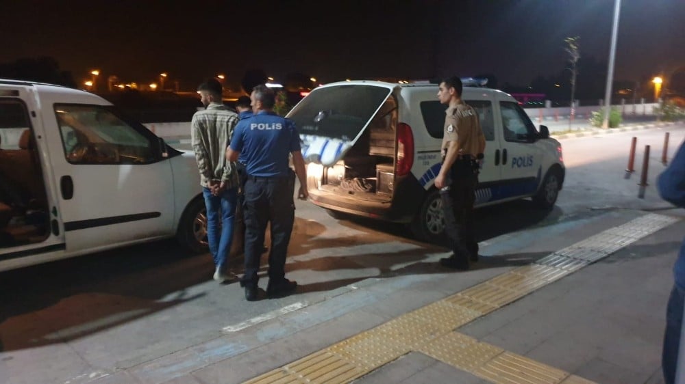 Motosiklet hırsızlarını mahalle bekçileri yakaladı 