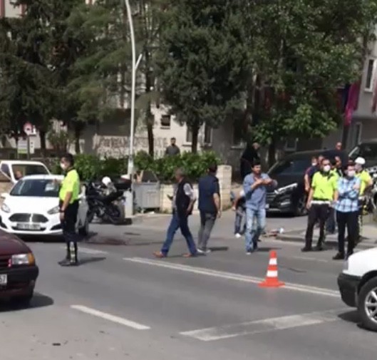 Motosiklet ile otomobil çarpıştı: 1 ölü 