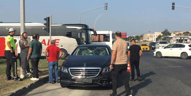 Motosiklet ile otomobil kafa kafaya çarpıştı