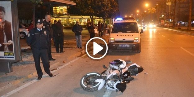 Motosiklet otobüs durağına daldı!