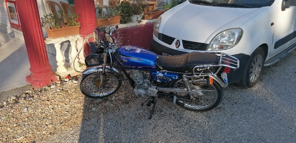 Motosiklet otomobile çarptı: 1 yaralı 