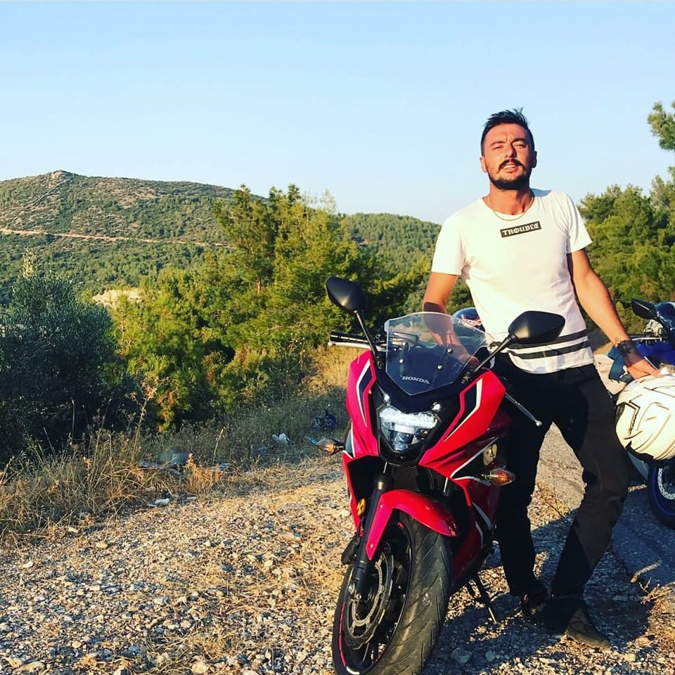 Motosiklet otomobille çarpıştı: 1 ölü, 1 yaralı 