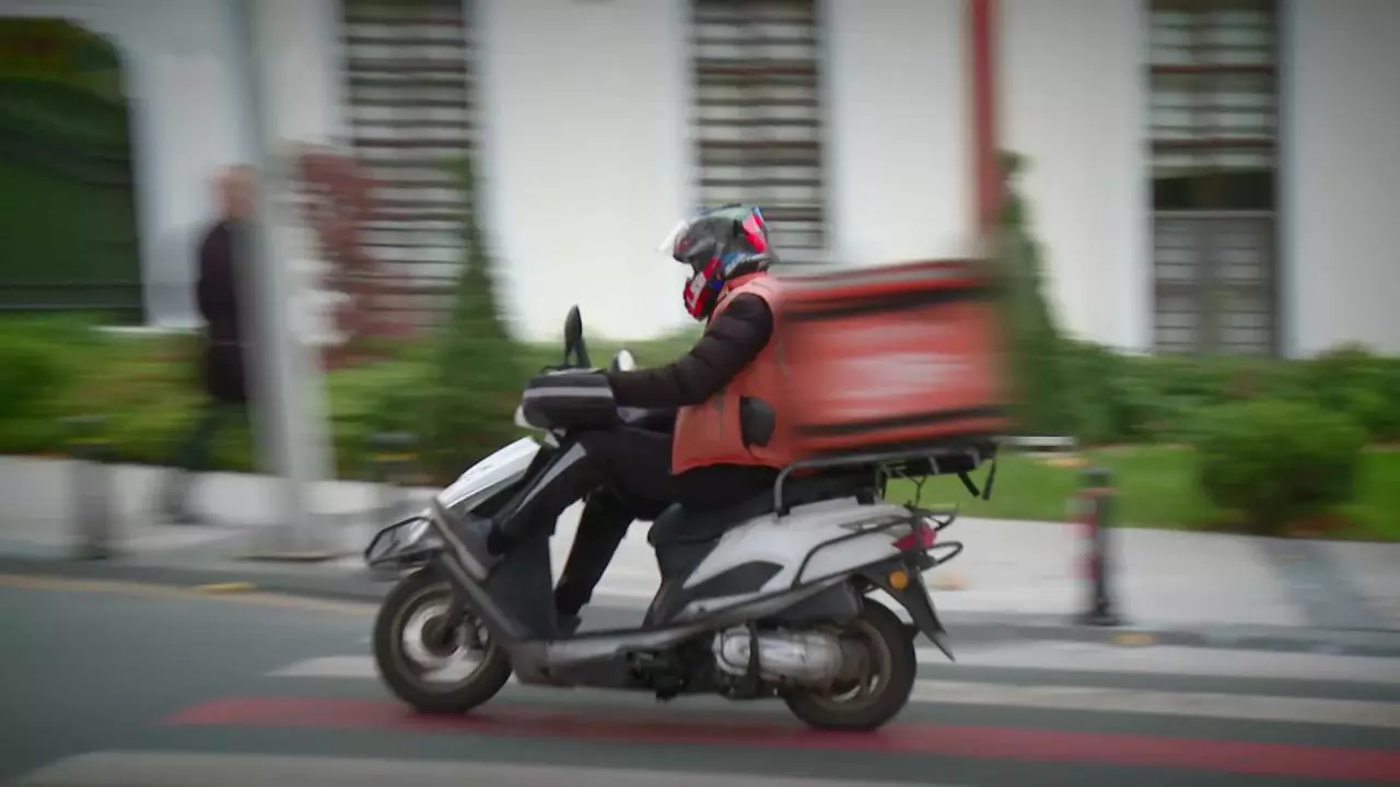 Motosiklet sürücüleri ve motokuryelere yasak geldi