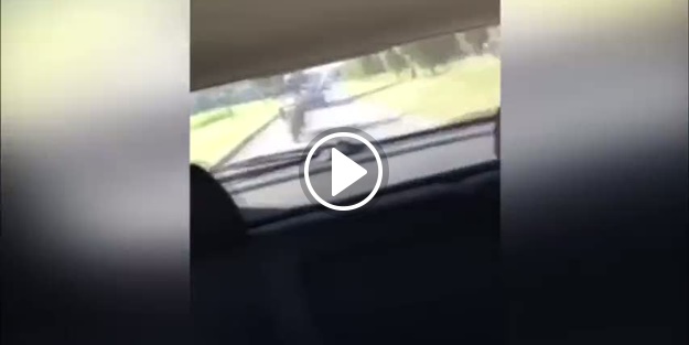 Motosiklet sürücüsünü tahrik ettiğine pişman oldu!