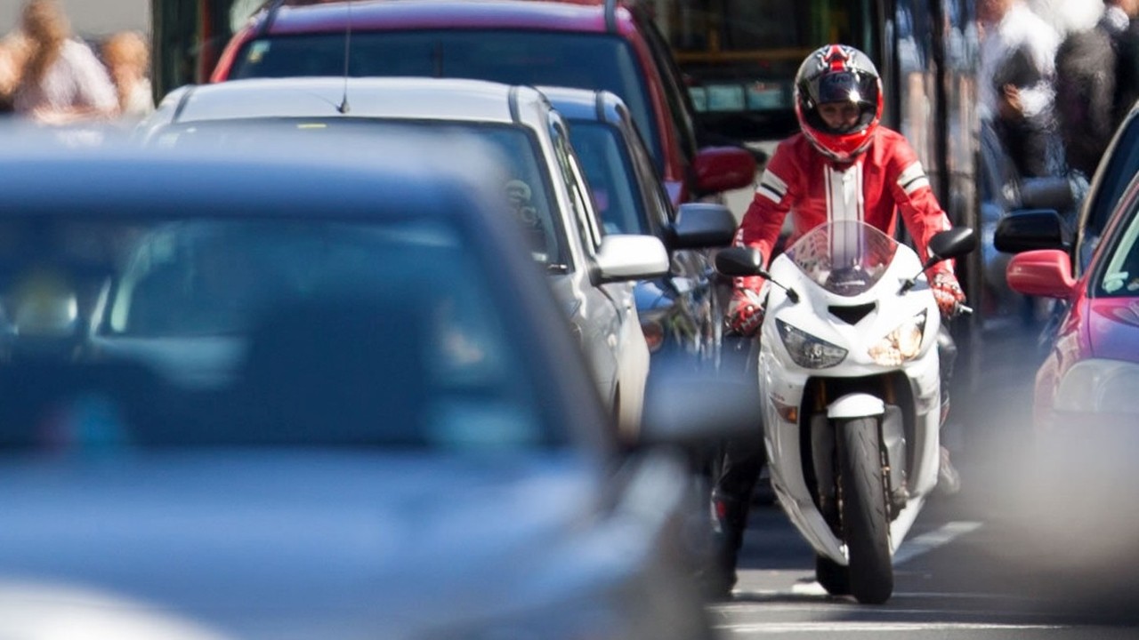 Motosiklet terörü İstanbul’u böyle esir alıyor! Kaos ve kaza dalgası kapıda