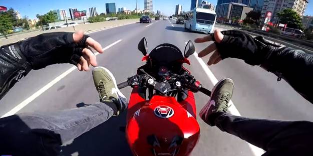 Motosiklet terörü ne zaman son bulacak? Kaldırımda bile yayaya rahat yok