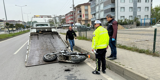 Motosikletli genç 150 metre sürüklenip can verdi