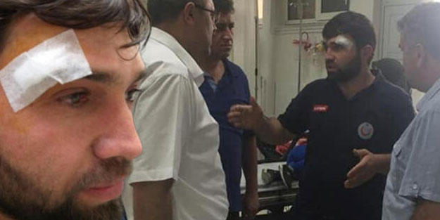 Ambulans sürücüsünü kaskla dövdüler