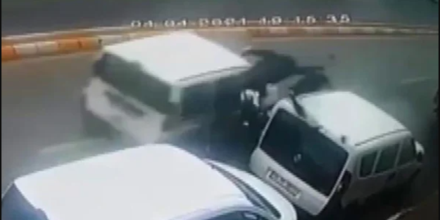 Motosikletli sürücünün feci ölümü kameraya böyle yansıdı!