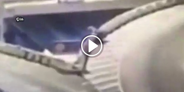 Motosikletli viyadükten aşağı uçtu!