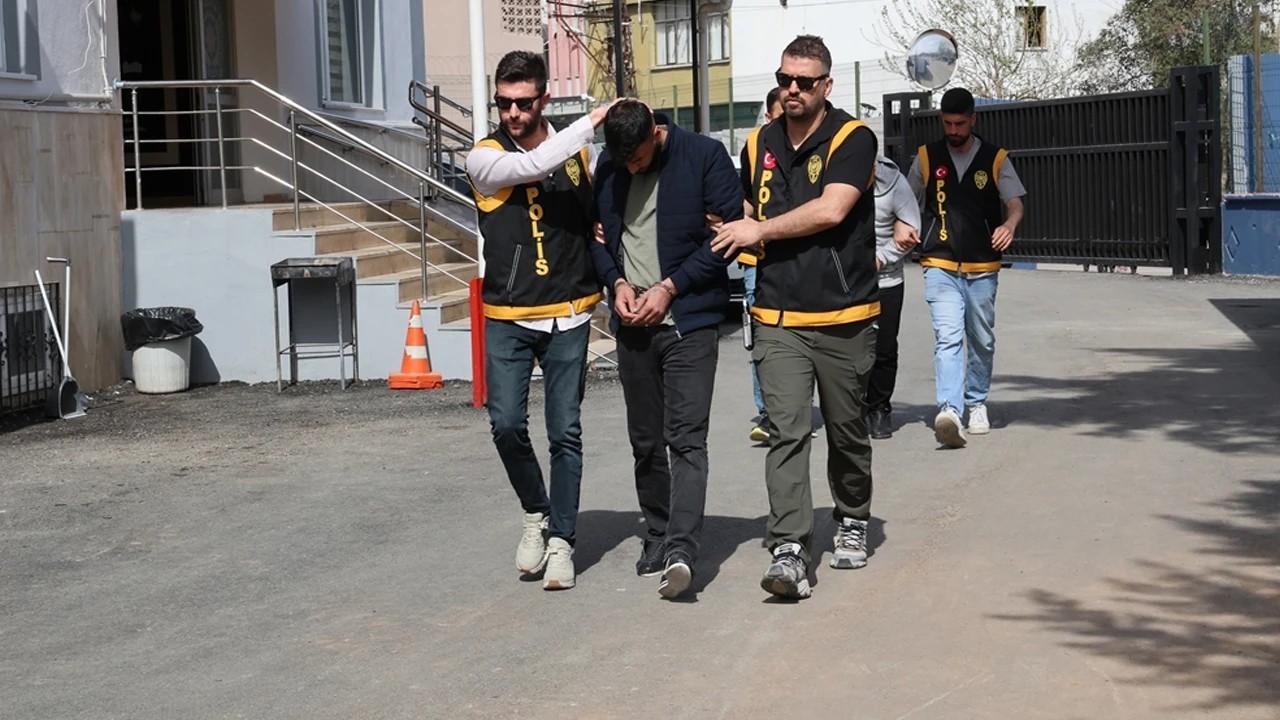 Motosikletliyi darp ettiler, tutuklandılar