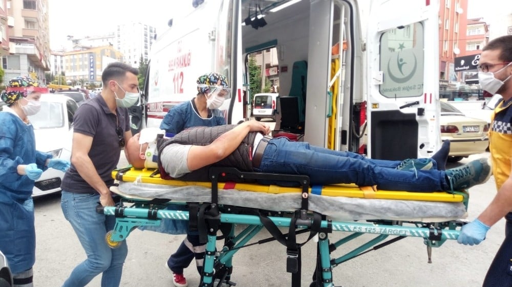 Motosikletten düşen sürücü yaralandı 