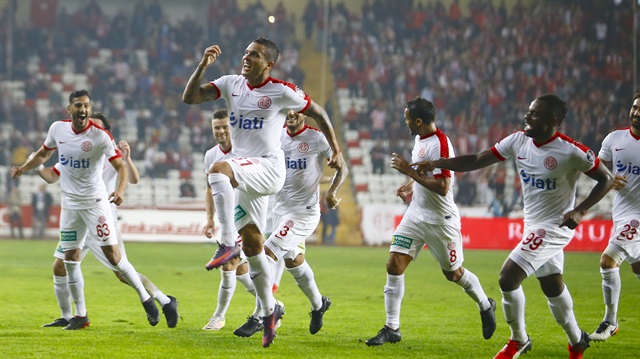 Motta Vodafone Arena'da