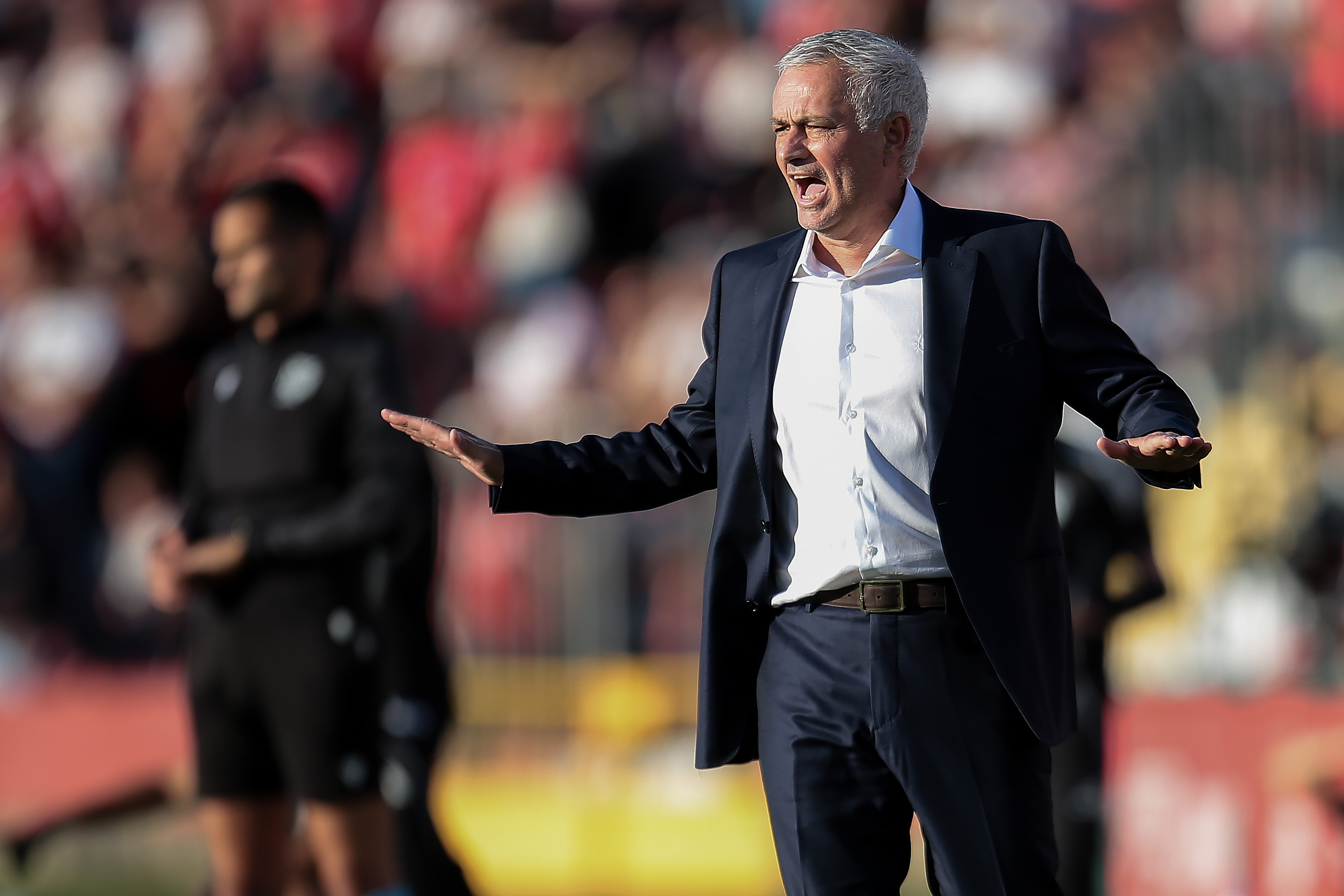 Mourinho, Benfica kariyerine galibiyetle başladı