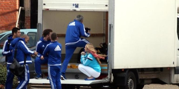  Mourinho kamyon kasasında maça gitti!