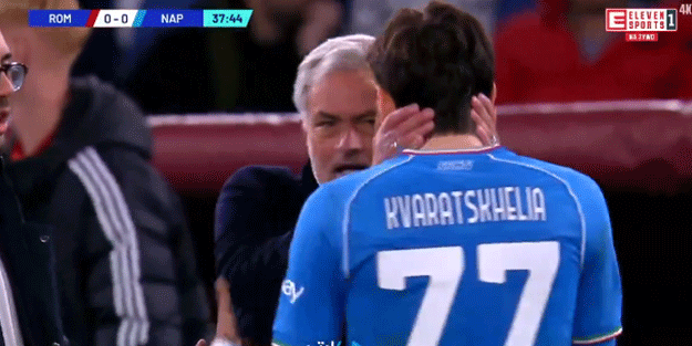 Mourinho, Roma-Napoli maçına damga vurdu!