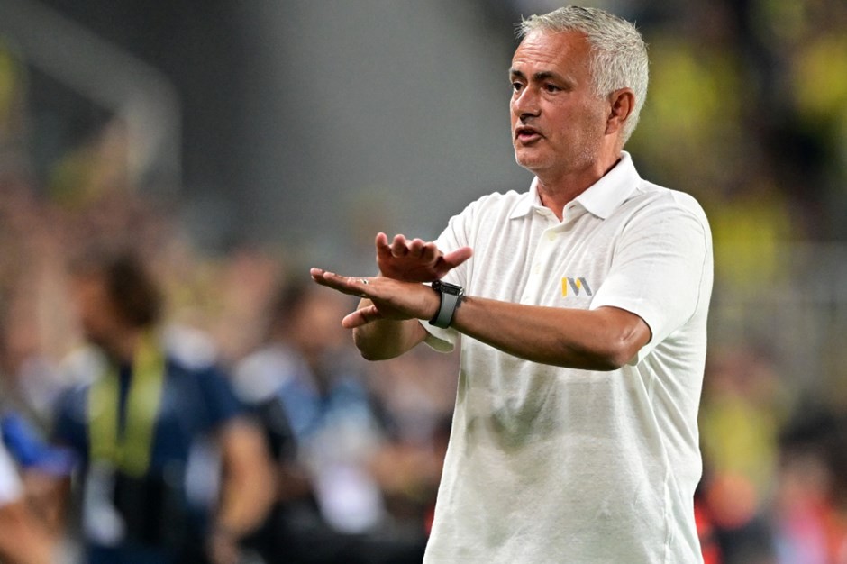 Mourinho'dan maç sonu dikkat çeken çıkış: ‘Oyuncular eve gitmek istiyor!’