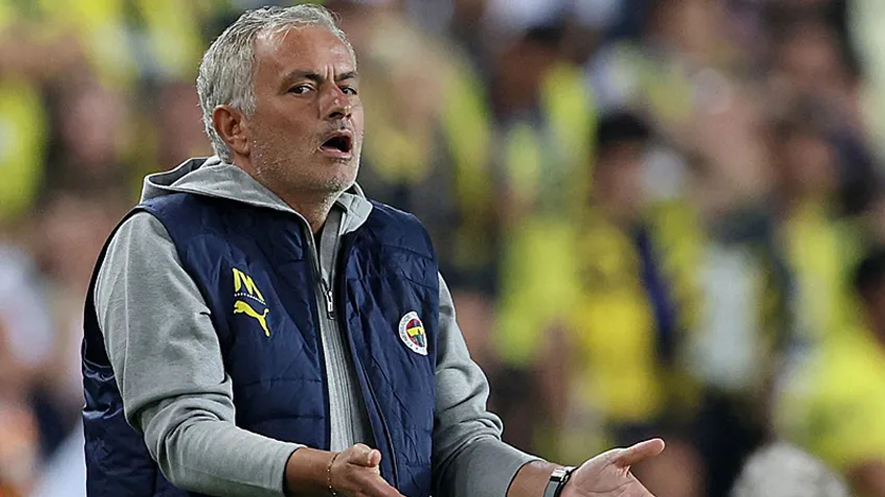 Mourinho'dan oyuncularına talimat! 'Sahaya çıkın ve...'