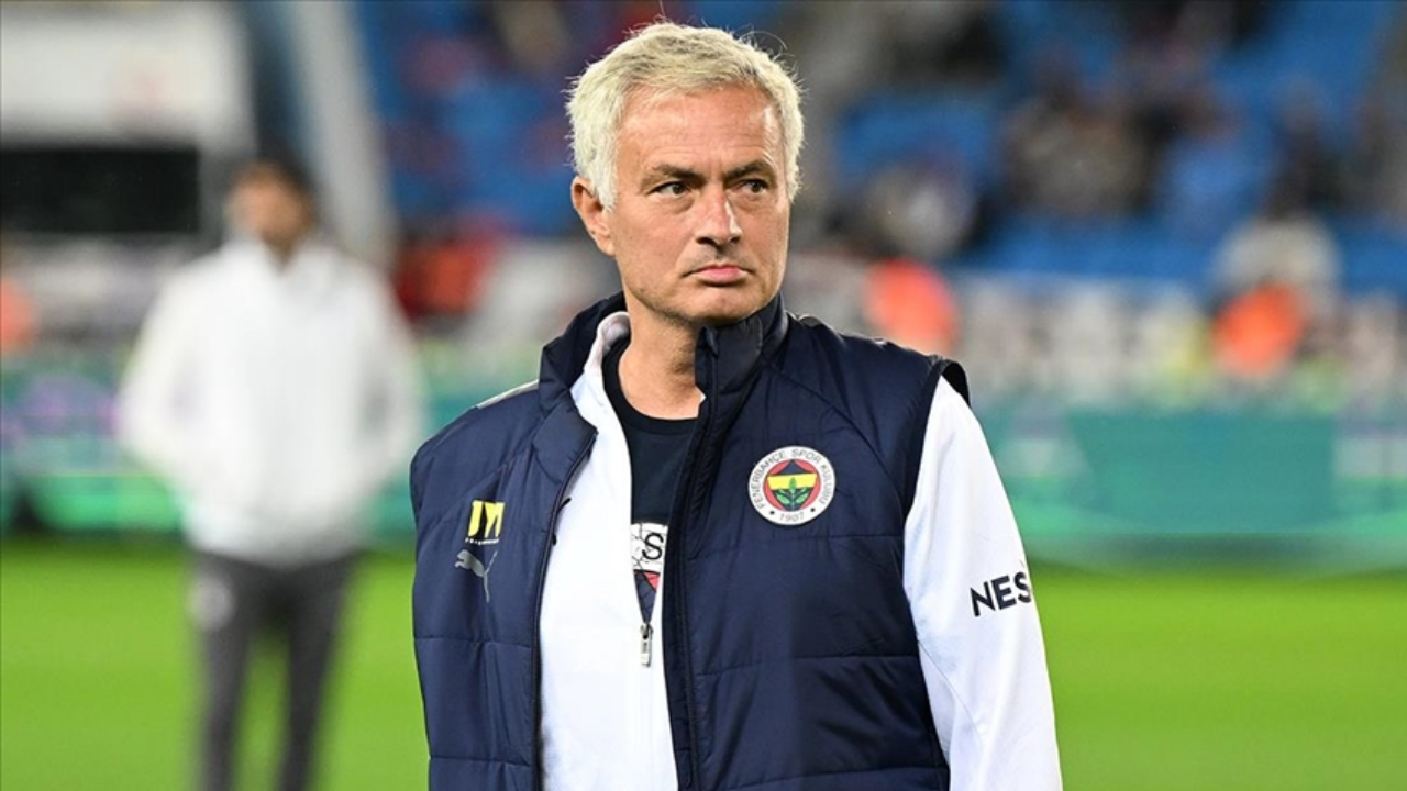 Mourinho’dan takdir toplayan hareket! Minik taraftara büyük jest!