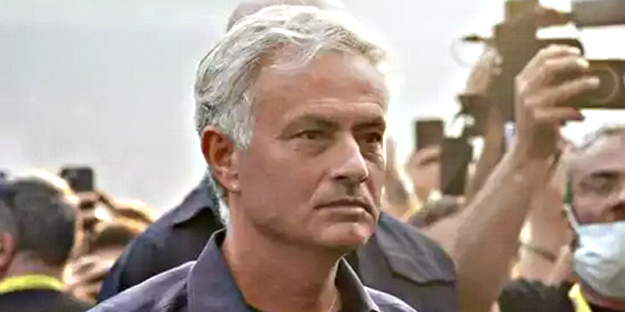 Mourinho’nun sırrı belli oldu artık! Lewandowski beklerken o isim ile ilgili son kararı duyurdular…