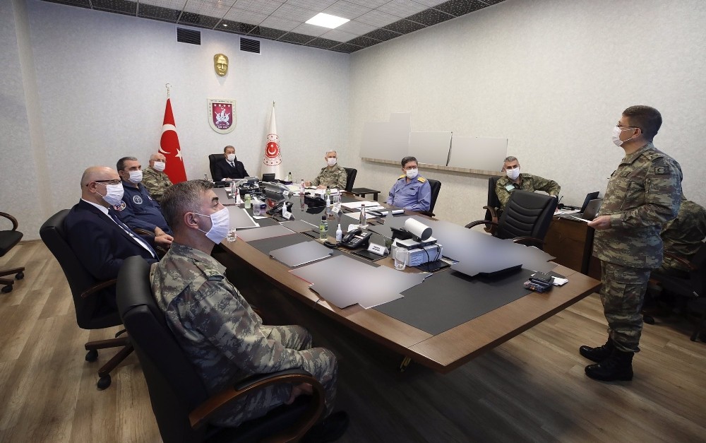 MSB: “Bakan Akar ve TSK Komuta Kademesi Harekat Merkezi’nde “ 