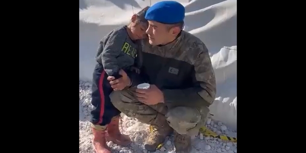 MSB'den duygulandıran paylaşım: O baş koyduğun omuz devlettir millettir