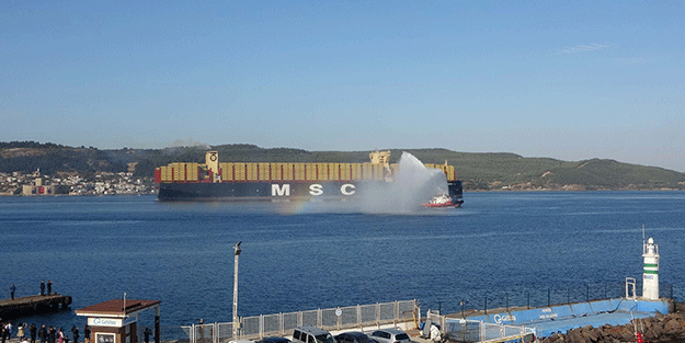 'MSC Türkiye', Çanakkale Boğazı’ndan geçti