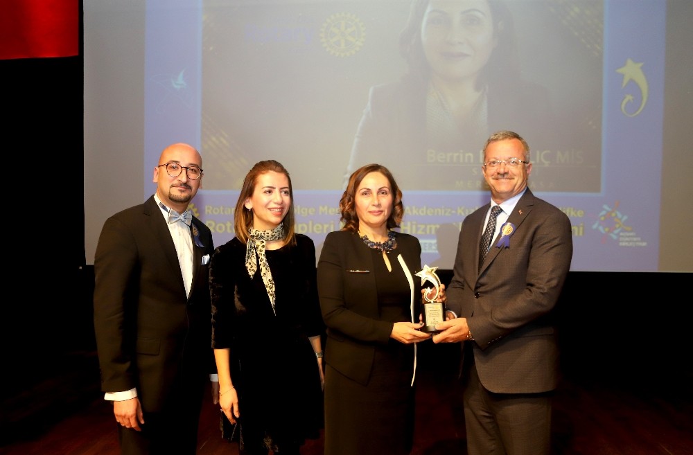 MTOSB’nin kadın sanayicisine ’hizmet ödülü’ verildi 