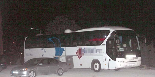 Muavin otobüste servis yaparken öldü