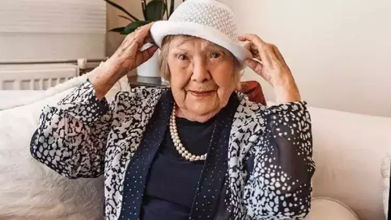 Muazzez İlmiye Çığ kimdir?