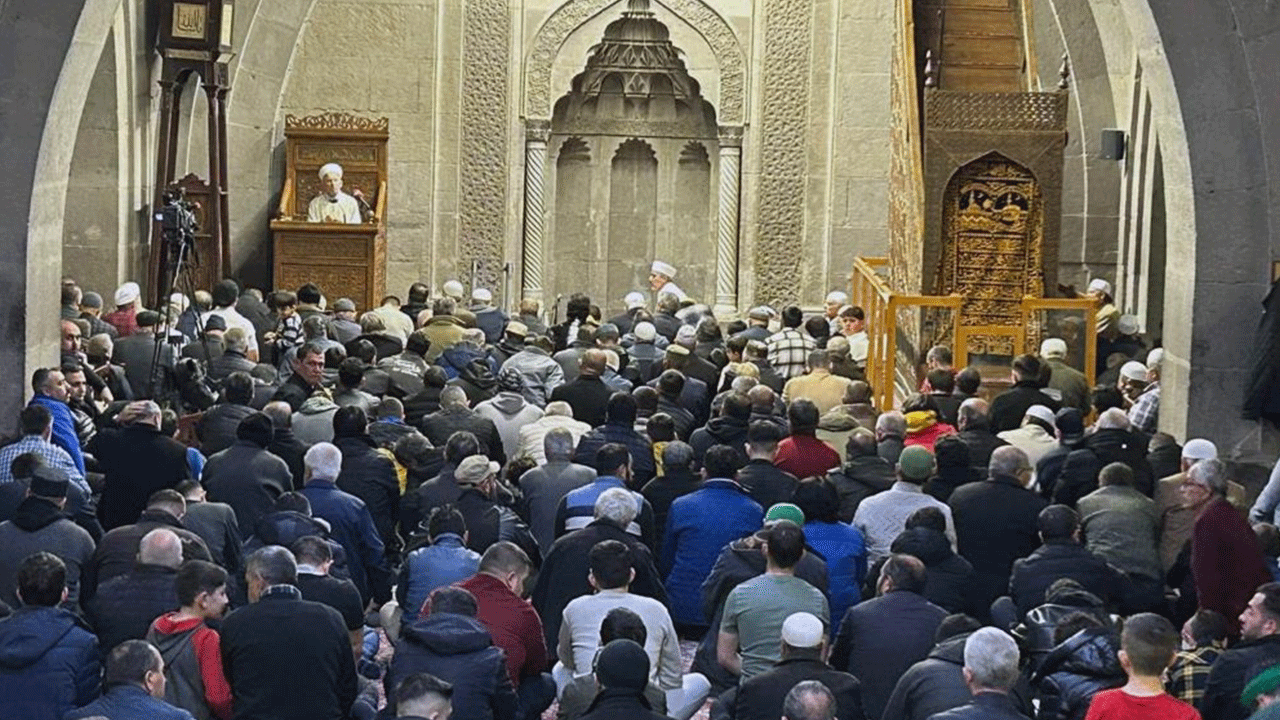 Mübarek üç aylar başladı