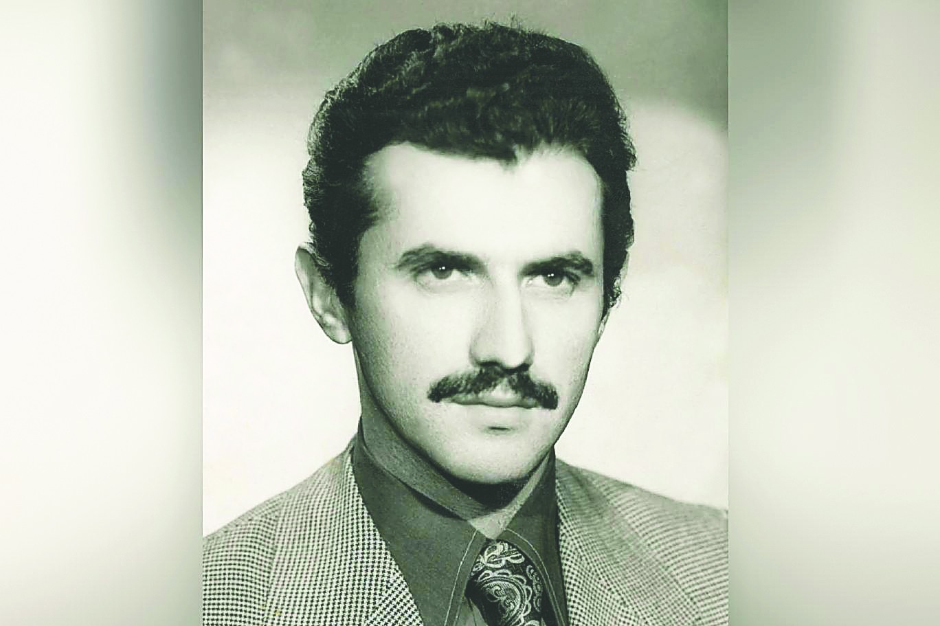 Mücahid, mütefekkir, gönül ehli, Şehid Sedat Yenigün’ü rahmetle anıyoruz! Yâdında mı doğduğun günler sen ağlardın, gülerdi âlem...