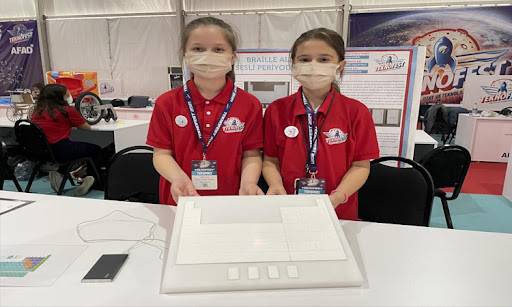 “Mucit çocuklar” engelli dostu teknolojilerini sergiliyor