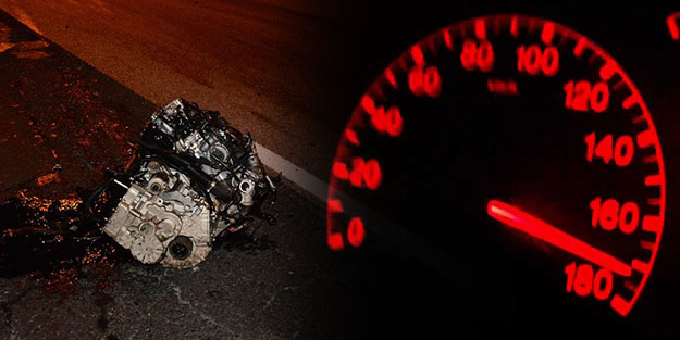 Müthiş kurtuluş! İbre 180 km'de takılı kaldı... Aracın motoru 30 metre uzağa fırladı...