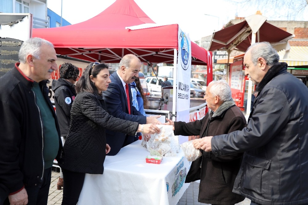 Mudanya Belediyesi şehitler için lokma döktürdü 