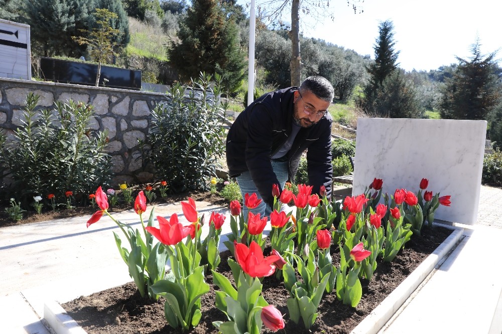 Mudanya’daki şehit mezarları çiçeklendirildi 