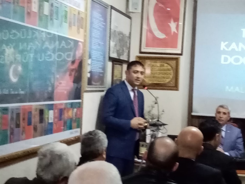 Müdür Şahin, Doğu Türkistan’ı anlattı 