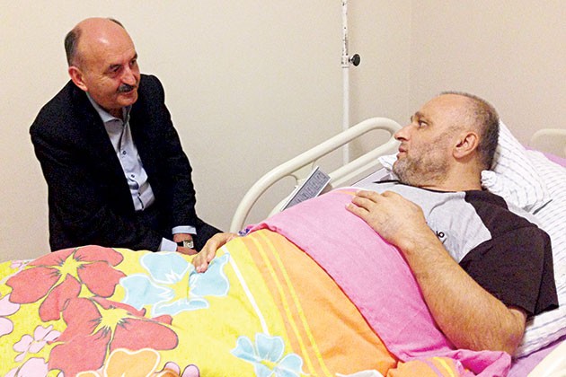 Müezzinoğlu’ndan Koçak’a ‘geçmiş olsun’ ziyareti