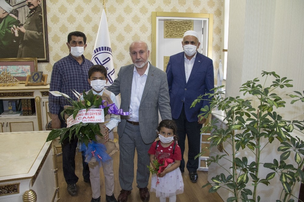 Müftü Keskin’e ‘Babalar Günü’ sürprizi 