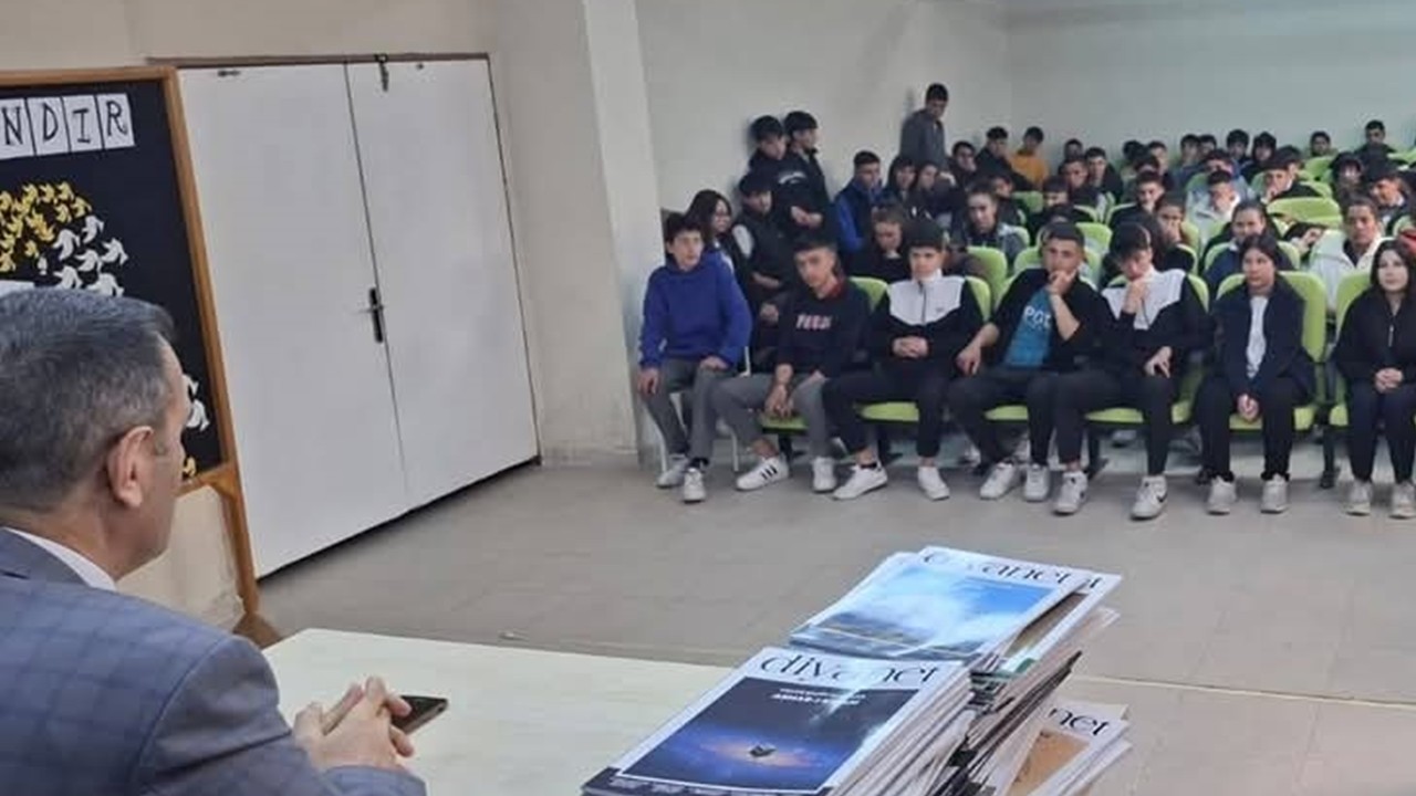 Müftü Makas öğrencilerle iftarda buluştu