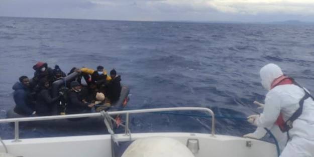 Muğla açıklarında 21 göçmen kurtarıldı